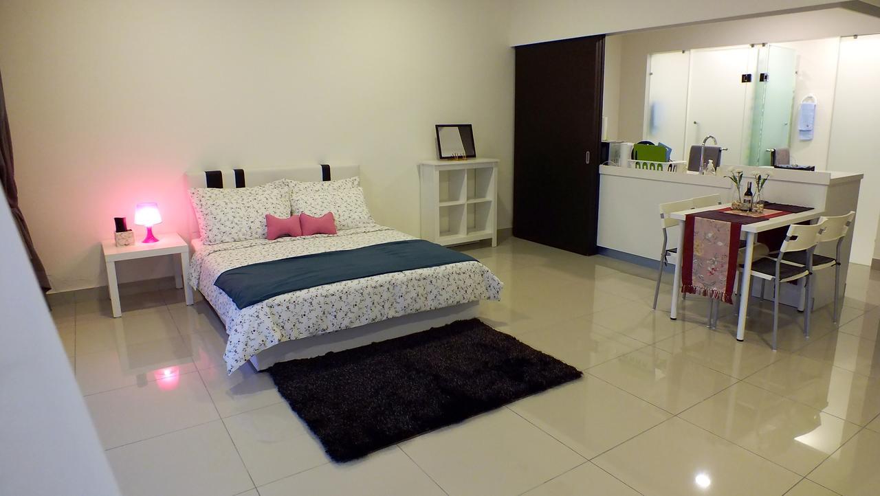 Zen @ Trefoil Setia Alam Apartment *